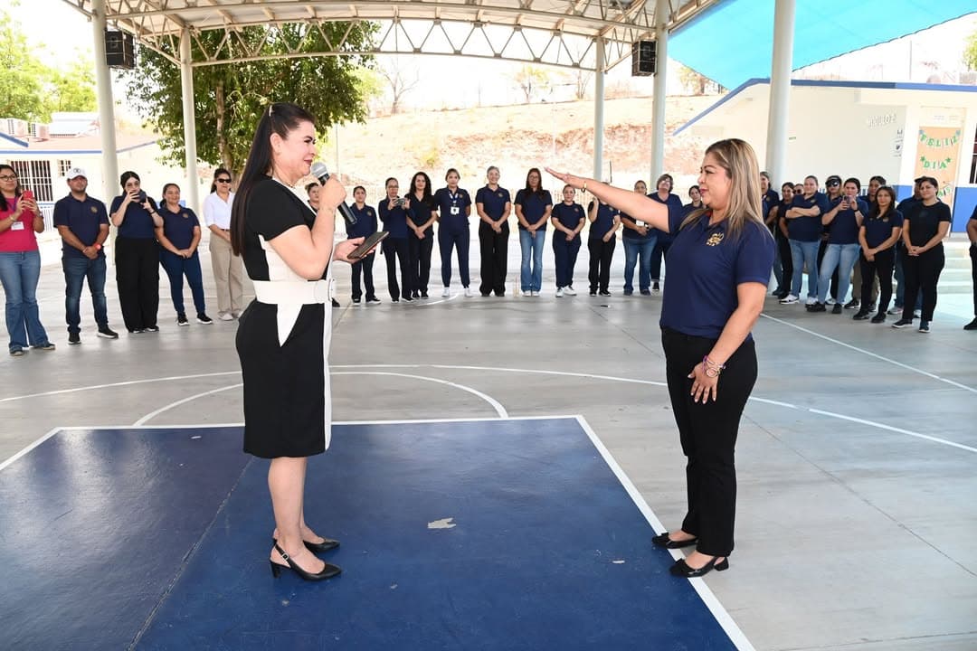 Autoridades universitarias toman protesta a las y los directores de Personal,