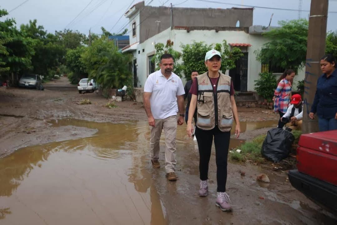 ¡Visitas! Supervisa Estrella Palacios colonias de Mazatlán, luego de la lluvia