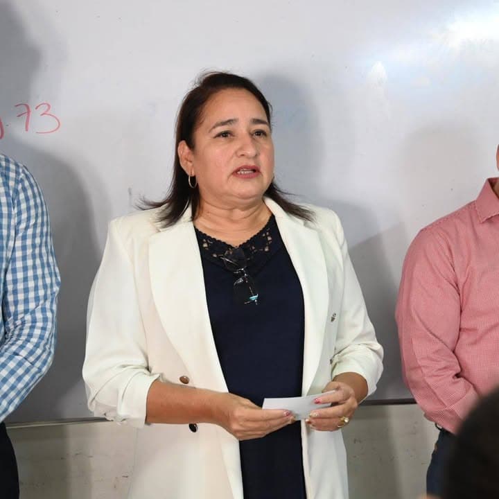 Padres de familia de la Preparatoria Jorge Fausto Medina Viedas suman