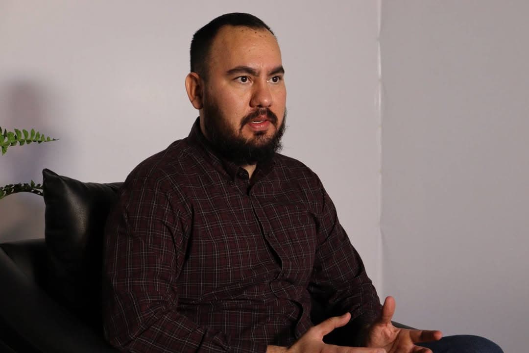 Investigador de la UAS recibe el reconocimiento “Exalumno Sobresaliente Joven”, que