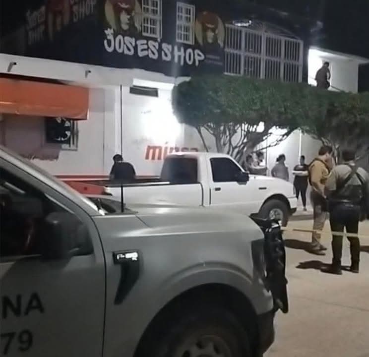 A B4L4Z0S M4T4N A UN HOMBRE EN LA FRANCISCO VILLA