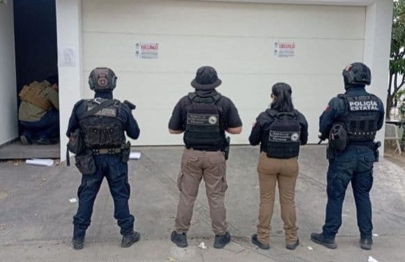 Hallan Barrett y una docena de armas largas, municiones y ropa táctica, además de una camioneta tras cateo en Portalegre II, en ...