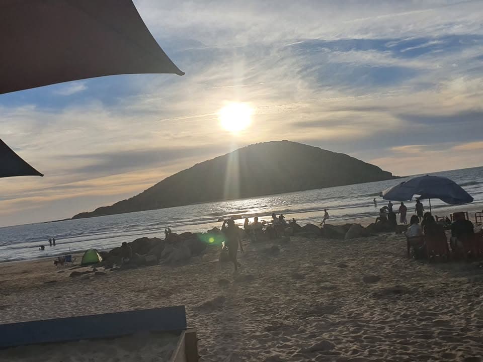 Maravillosa tarde en Mazatlán, este domingo 04 de enero. Es frente