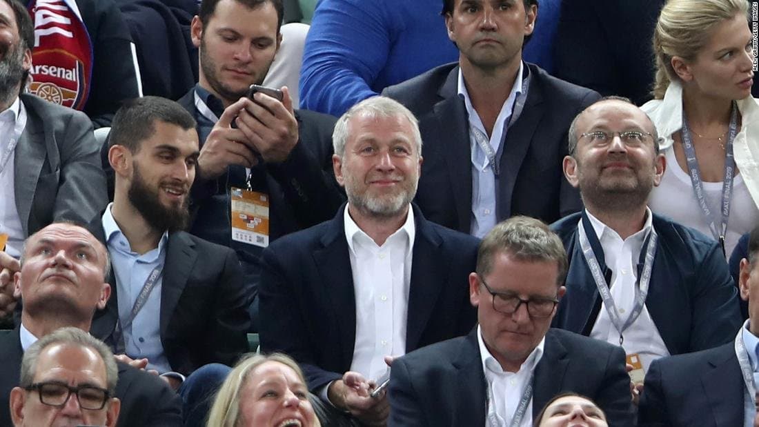 El propietario ruso del Chelsea, Roman Abramovich, cede la 'administración' del club a los fideicomisarios