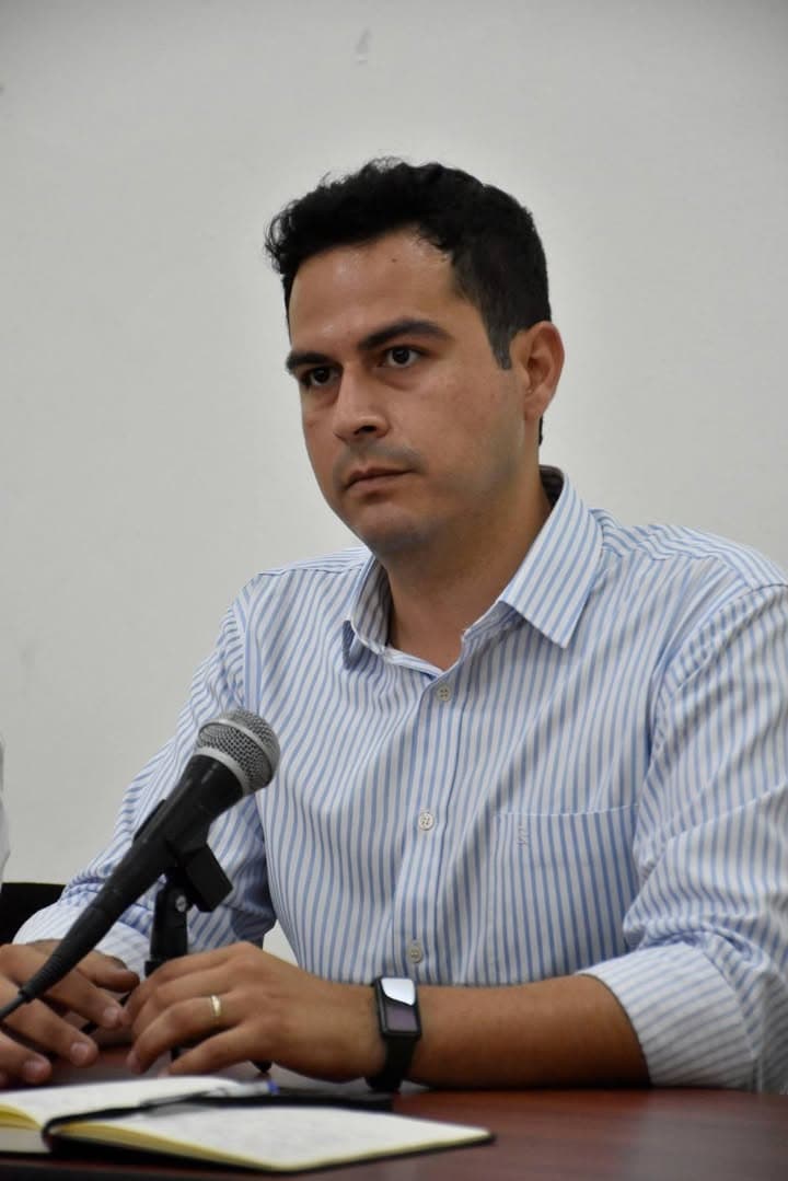 Esfuerzos coordinados! El SUNTUAS sección Administrativos e Intendencia refuerza junto al Rector