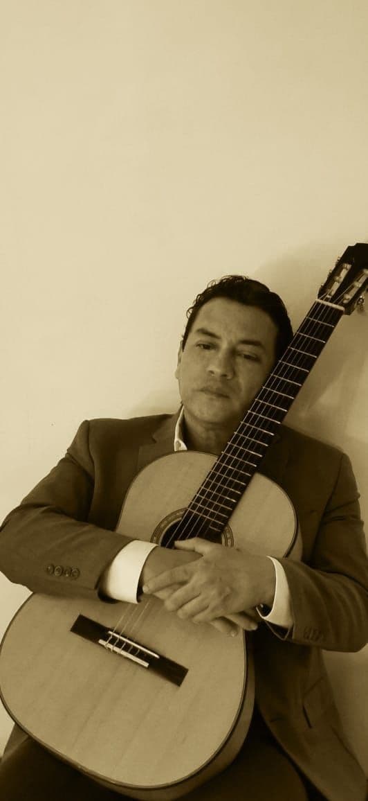 *El reconocido guitarrista Francisco Bibriesca presentará el concierto de su gira mundial Besos Eternos*