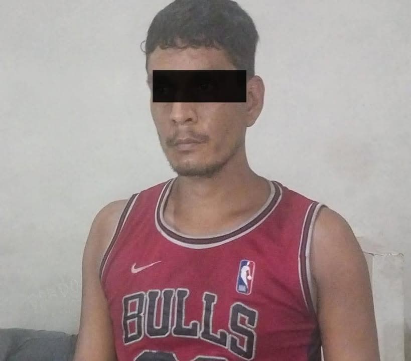 SUJET0 ES SORPRENDID0 CUANDO INTENTABA HUIR CON DINER0 DE UN BAR EN LA BENITO JUÁREZ