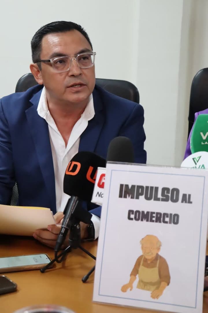 Propone regidor Felipe Parada exención del cobro de derecho de piso avendedores en la vis pública