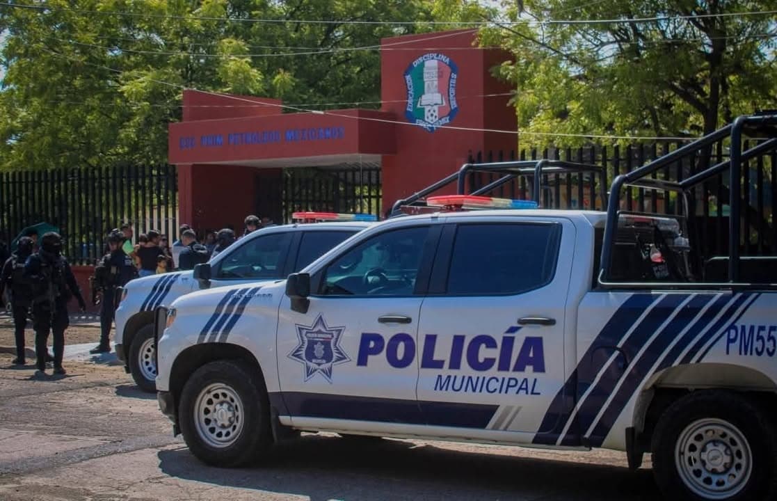 *Policía Municipal atiende reporte de arma abandonada en tienda de conveniencia*