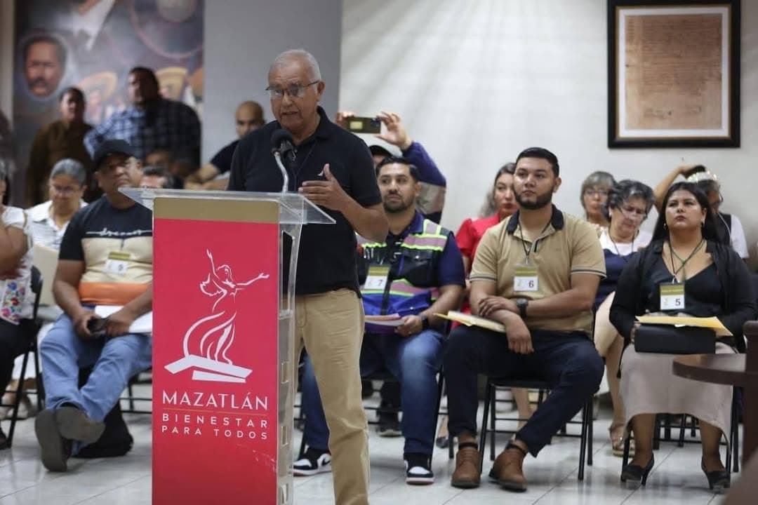 ¡Cabildo! Presentan 17 ciudadanos solicitudes para el mejoramiento de sus colonias en Cabildo