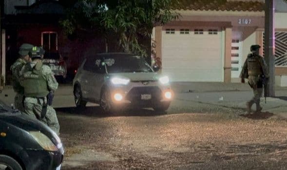 Escolta y presunto ‘robacarros’ mueren tras enfrentarse en intento de despojo en Villa Fontana, Culiacán