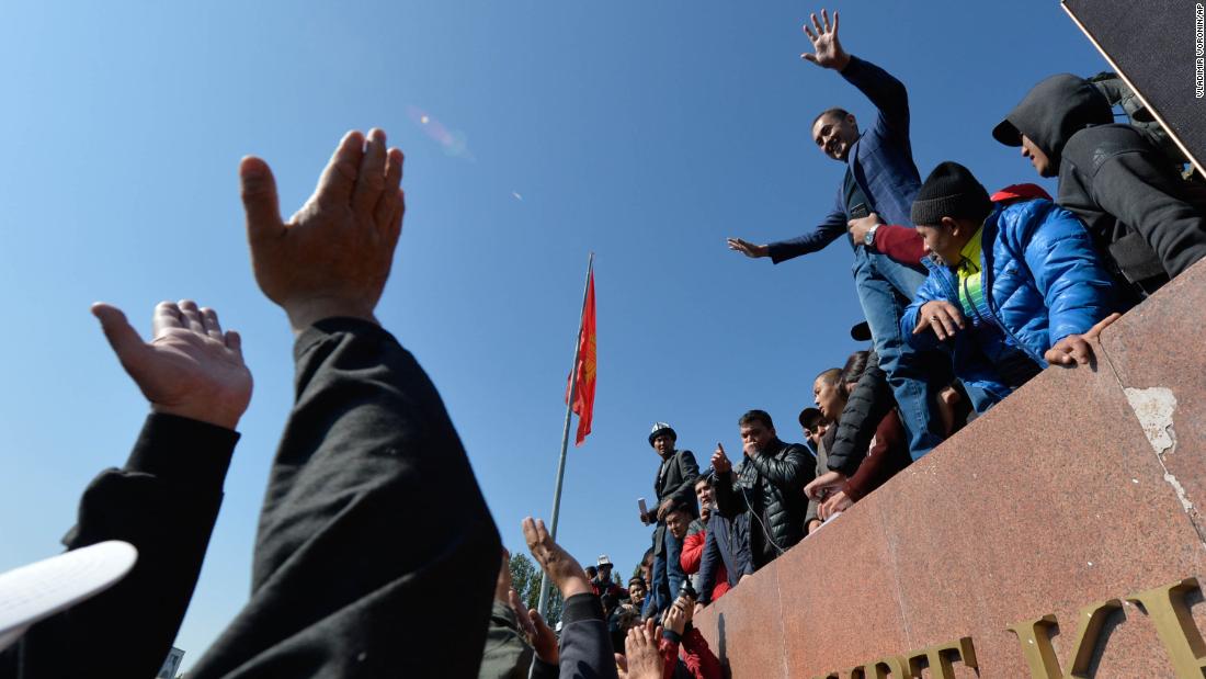Kirguistán: EE. UU. Y Occidente deben respaldar firmemente la única democracia de Asia Central