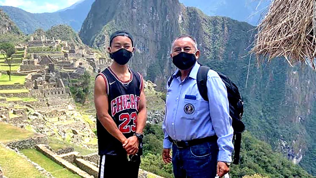 Turista japonés varado en Perú visita Machu Picchu solo