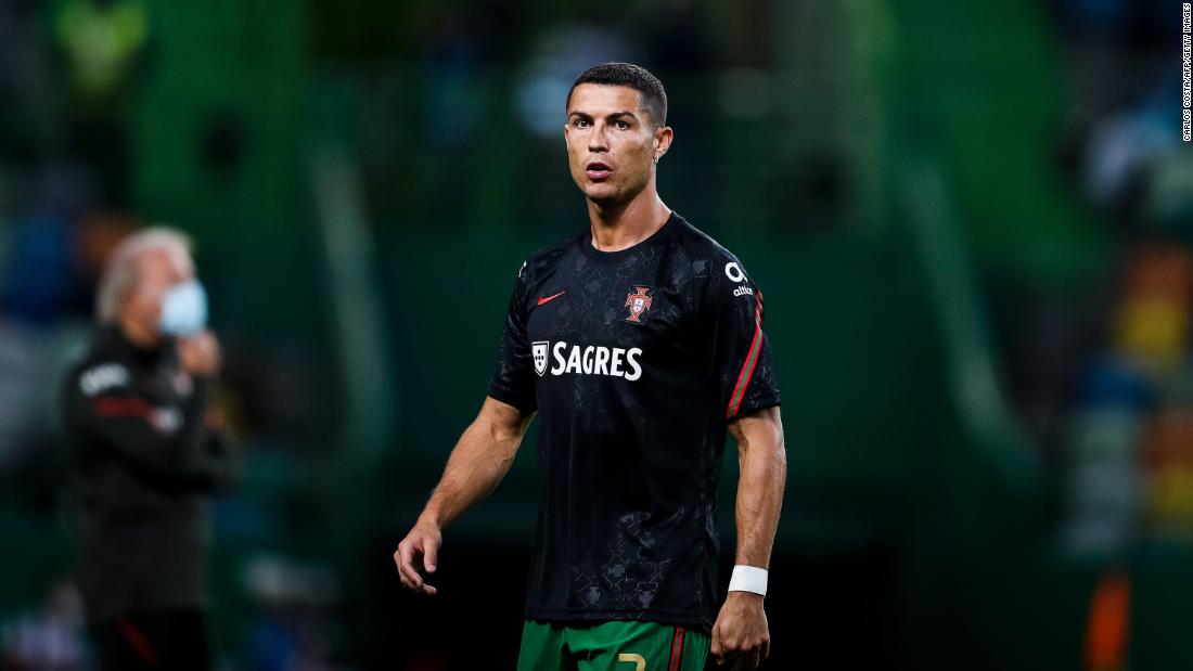 Cristiano Ronaldo vuela a Italia tras dar positivo por Covid-19