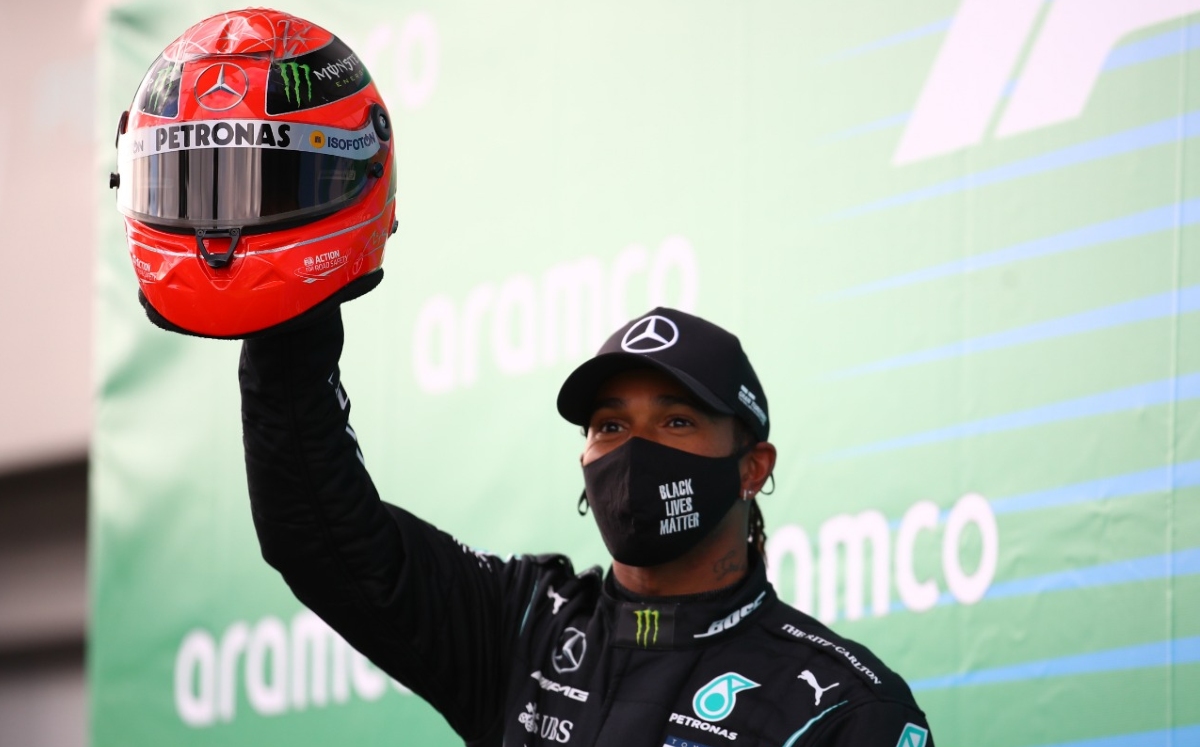 Hijo de Michael Schumacher regala a Lewis Hamilton casco de su padre