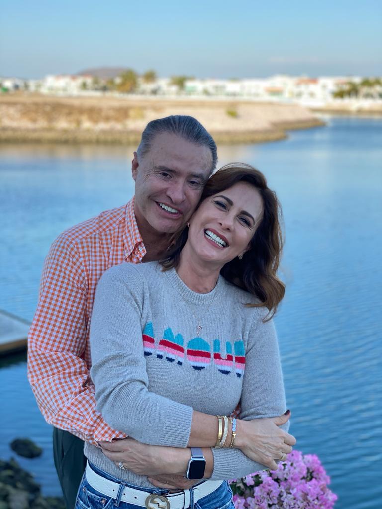 La Señora Rosy Fuentes de Ordaz y el Gobernador Quirino Ordaz Coppel La Señora Rosy Fuentes de Ordaz y el Gobernador Quirino Ordaz Coppel