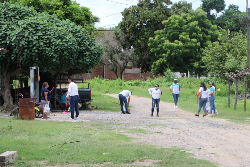*DIF Mazatlán lleva apoyos a familias vulnerables de Mármol* *DIF Mazatlán lleva apoyos a familias vulnerables de Mármol*