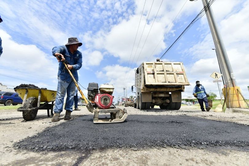 Intensifica Obras Públicas Municipales trabajos de bacheo en la ciudad Intensifica Obras Públicas Municipales trabajos de bacheo en la ciudad