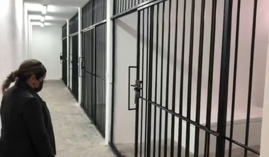 Mochitense se fuga de barandilla en Guasave doblando barras de las rejas Mochitense se fuga de barandilla en Guasave doblando barras de las rejas