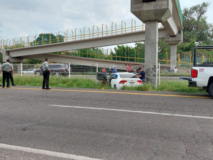 Muere joven al accidentarse por la México 15, a la altura del ejido Gabriel Leyv Muere joven al accidentarse por la México 15, a la altura del ejido Gabriel Leyv