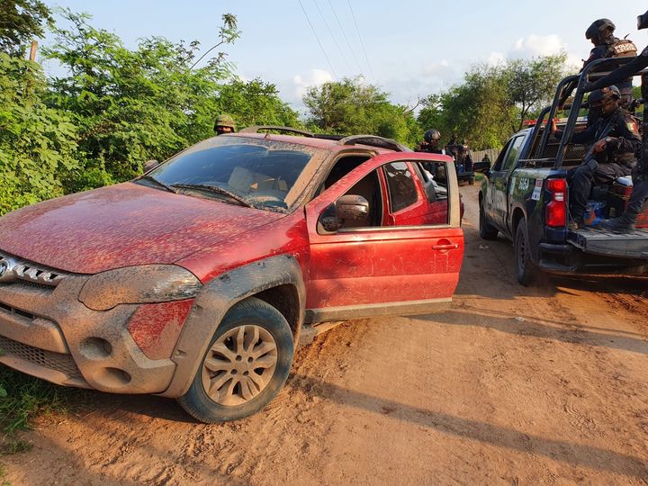 SEDENA y Policía Estatal Preventiva recuperan camionetas robadas y aseguran pres SEDENA y Policía Estatal Preventiva recuperan camionetas robadas y aseguran pres