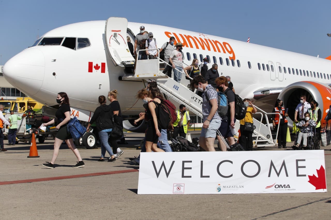 Recupera Mazatlán quinta aerolínea canadiense, tras la pandemia