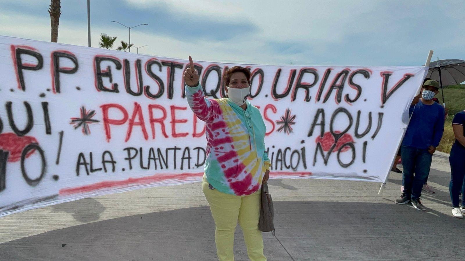 Aquí No bloquea carretera a Topolobampo Denuncian acarreo y compra de votos. Aquí No bloquea carretera a Topolobampo Denuncian acarreo y compra de votos.