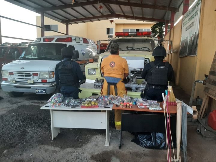 En Elota, autoridades decomisan casi 15 kilos de pirotecnia