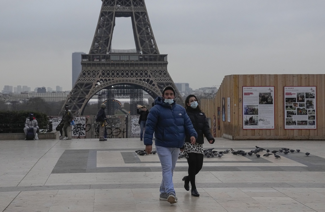 Limita Francia entrada de viajeros desde Gran Bretaña por ómicron