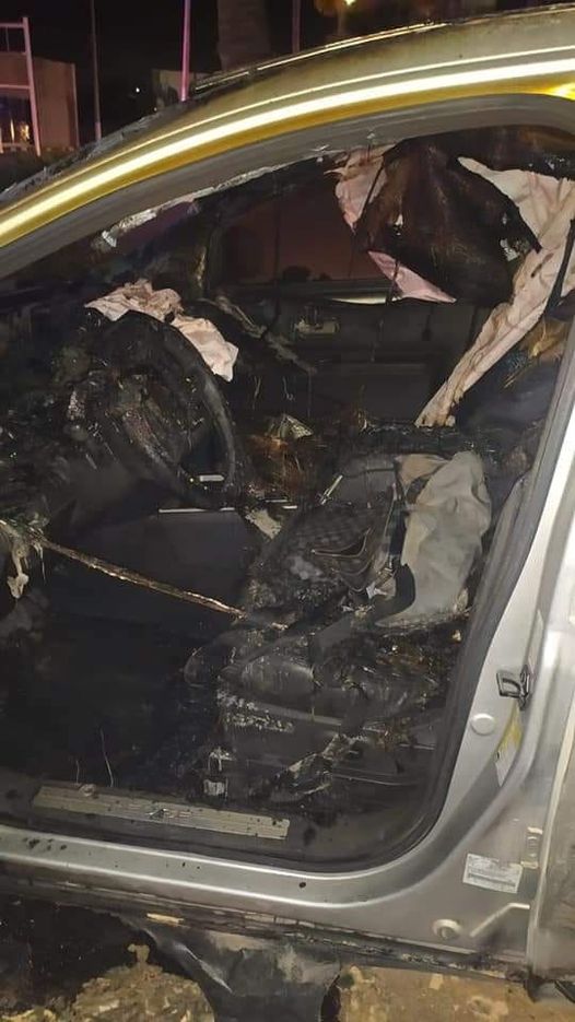 Video: Joven pone en riesgo su vida por salvar su auto Video: Joven pone en riesgo su vida por salvar su auto