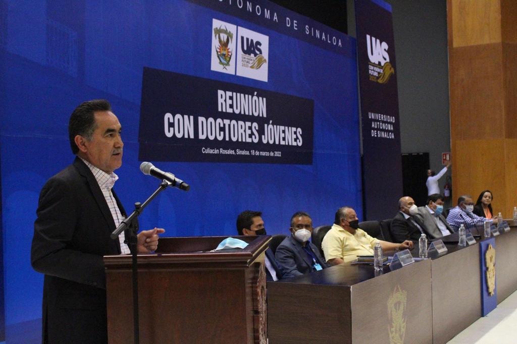 La UAS otorga estabilidad laboral a 215 egresados del Programa Doctores Jóvenes La UAS otorga estabilidad laboral a 215 egresados del Programa Doctores Jóvenes