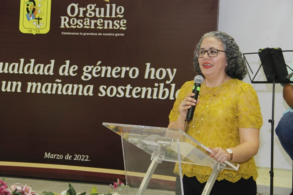 *Reconocen a rosarenses destacadas; veinte mujeres de todos los ámbitos sociales *Reconocen a rosarenses destacadas; veinte mujeres de todos los ámbitos sociales