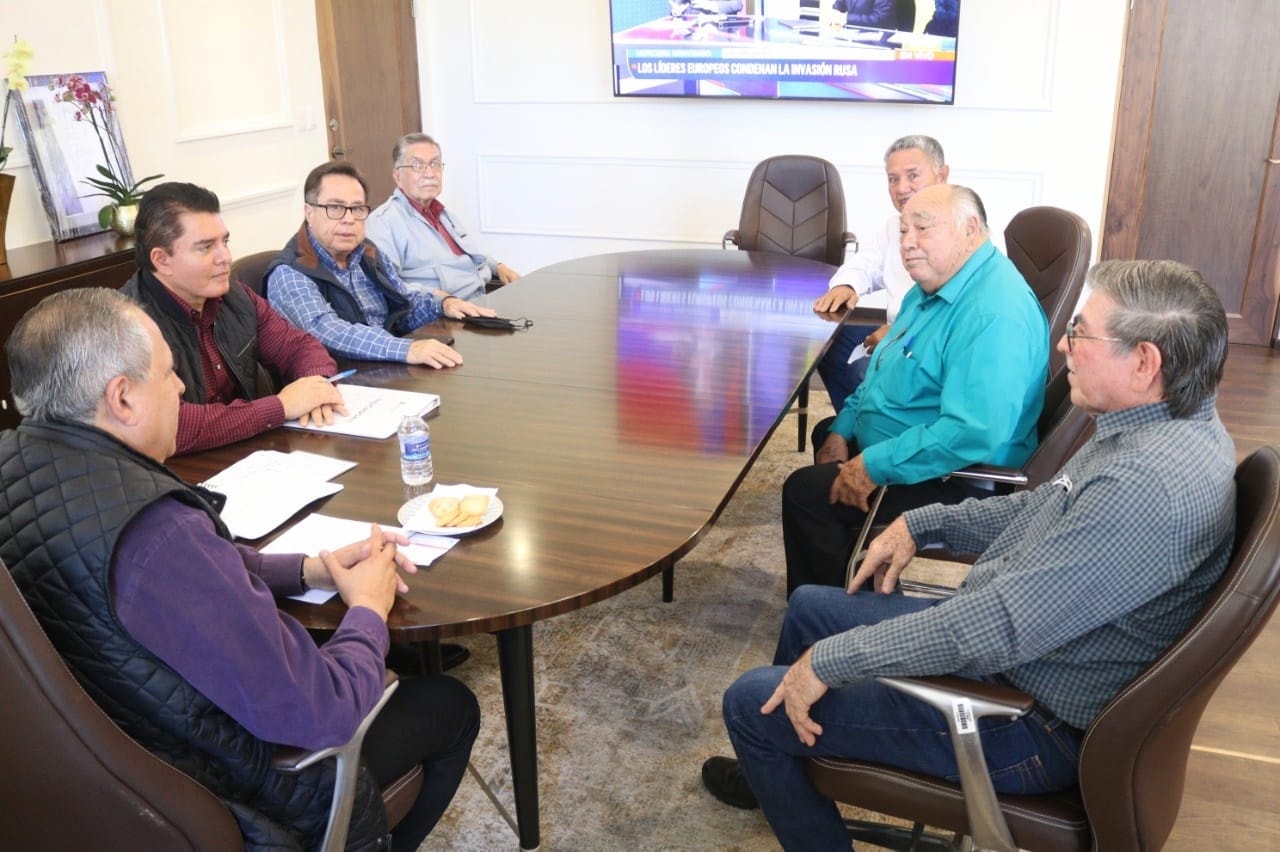 Van autoridades y obreros juntos para lograr un ambiente laboral armónico en Aho
