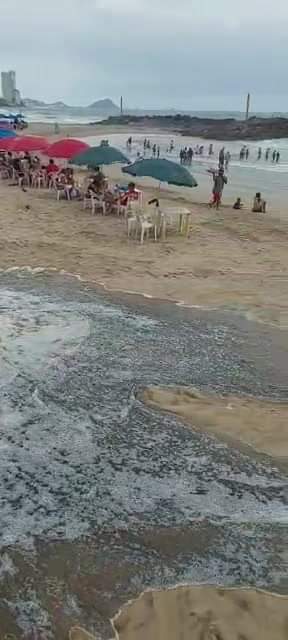 LA JUNTA DE AGUA DE MAZATLÁN DESCARGA AGUAS NEGRAS CRUDAS EN LA PLAYA, VIOLENT