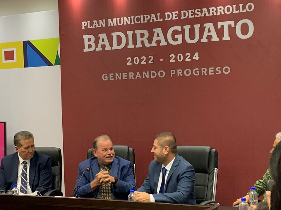 PRESENTAN PLAN MUNICIPAL DE DESARROLLO EN BADIRAGUATO.