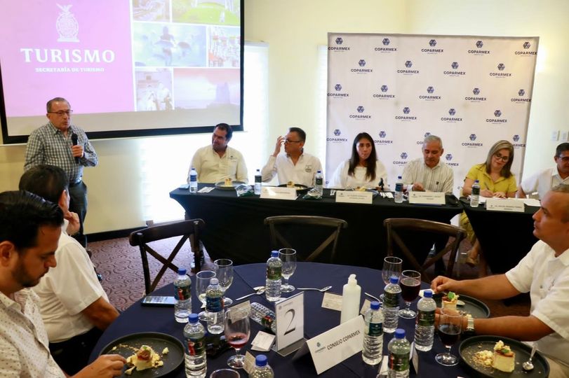 Secretaria de Turismo se reúne con socios de la COPARMEX Secretaria de Turismo se reúne con socios de la COPARMEX