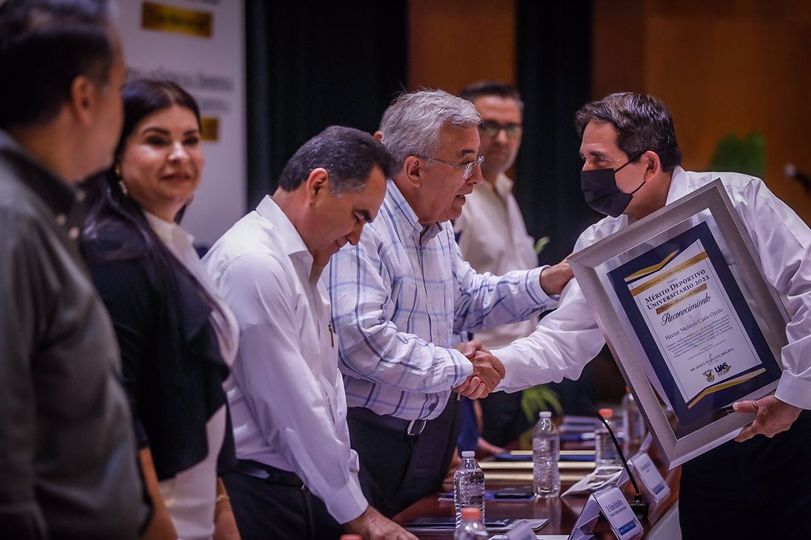 Rocha reitera su apoyo a la UAS Rocha reitera su apoyo a la UAS