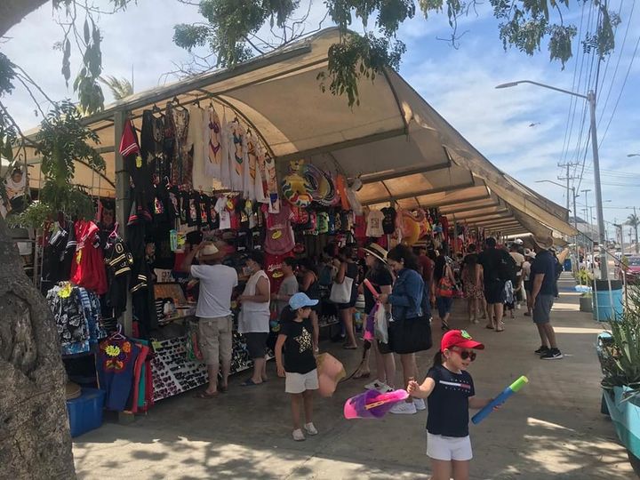 Sin repuntar las ventas en los puestos ubicados frente al Acuario Mazatlán Sin repuntar las ventas en los puestos ubicados frente al Acuario Mazatlán
