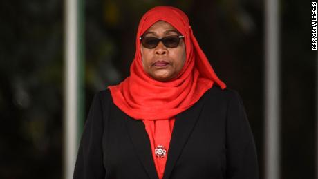 Tanzania juramenta a Samia Suluhu Hassan como primera mujer presidenta