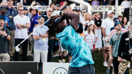 Conoce a 'Snappy Gilmore'  la sensación viral de TikTok que reinventa el swing de golf 