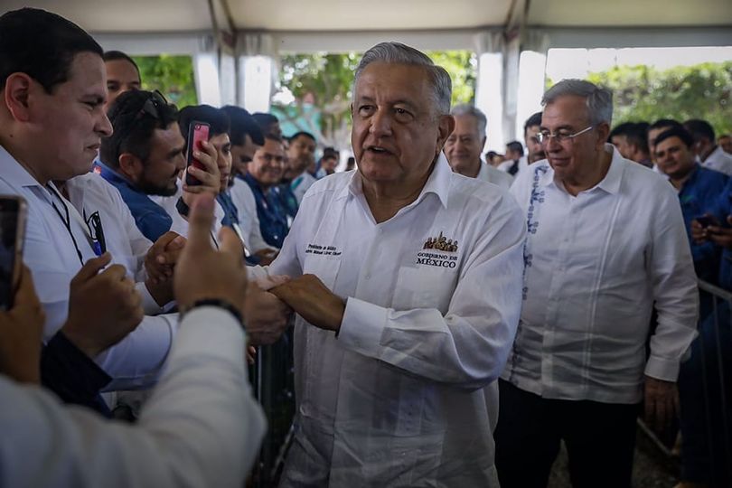 AMLO y Rocha supervisan el Programa de Internet para Todos AMLO y Rocha supervisan el Programa de Internet para Todos