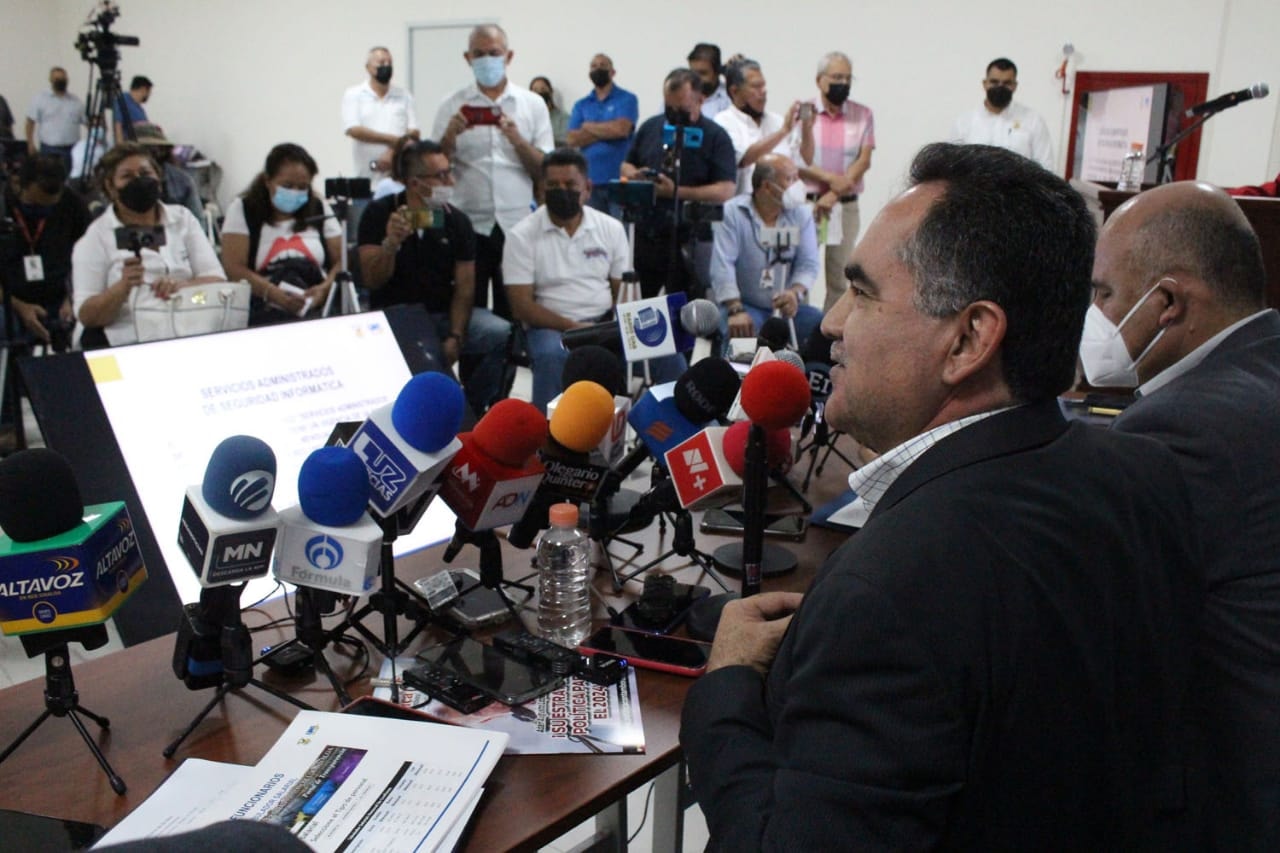 Aclara el Rector ante medios, información sobre salarios y manejo de recursos en Aclara el Rector ante medios, información sobre salarios y manejo de recursos en