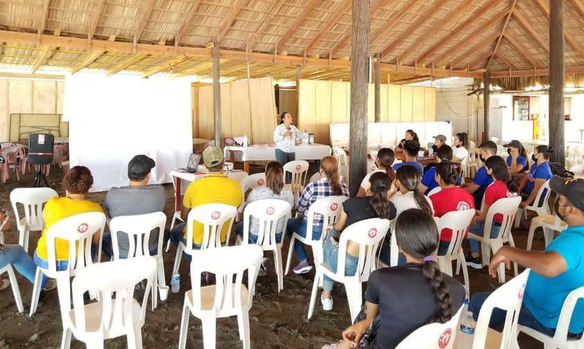 Capacita Sectur a prestadores de servicios turísticos de Playa Las Glorias y Bo Capacita Sectur a prestadores de servicios turísticos de Playa Las Glorias y Bo