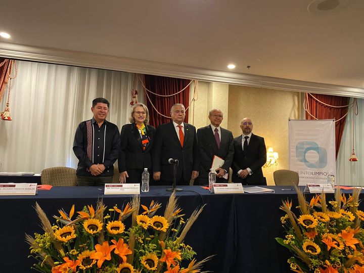 Entrega de reconocimiento y credenciales de los Estándares de Calidad 2022 Entrega de reconocimiento y credenciales de los Estándares de Calidad 2022