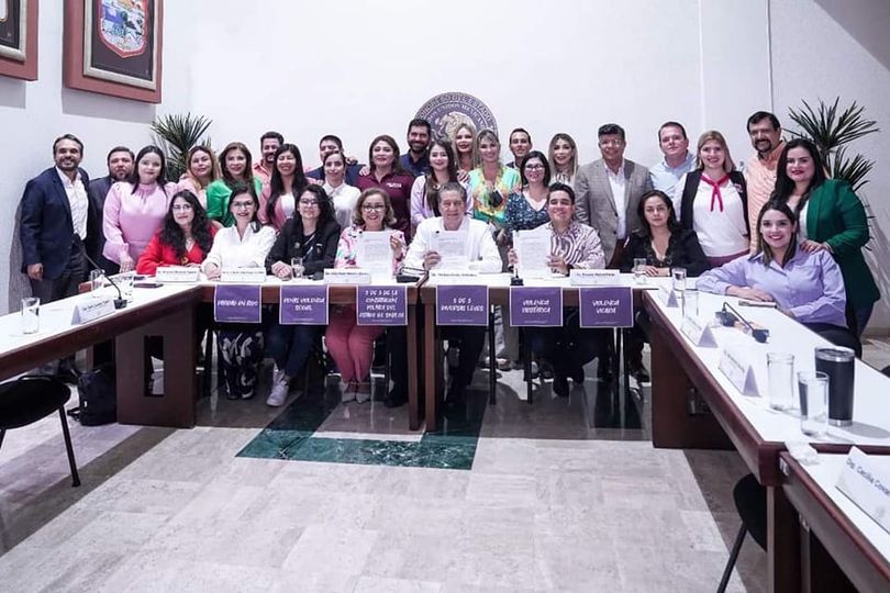 *Firman diputadas y diputados 3 iniciativas que integran la “Agenda Púrpura 64”* *Firman diputadas y diputados 3 iniciativas que integran la “Agenda Púrpura 64”*