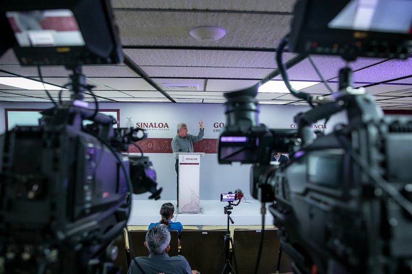 Rocha refrenda apoyo a la UAS y pide respeto a autonomía desde su interior Rocha refrenda apoyo a la UAS y pide respeto a autonomía desde su interior