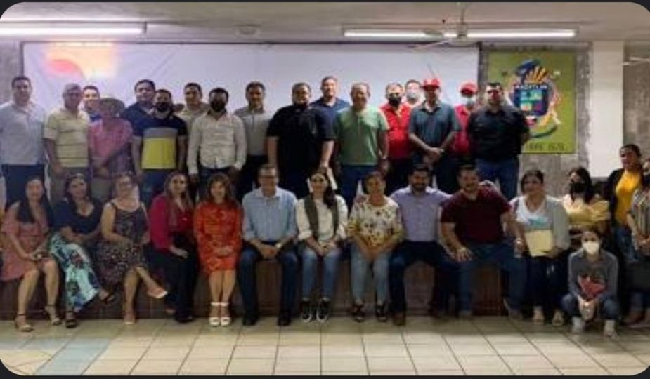 EL DIPUTADO FELICIANO CASTRO ASEGURA QUE SI EN EL AYUNTAMIENTO DE MAZATLÁN HAY D EL DIPUTADO FELICIANO CASTRO ASEGURA QUE SI EN EL AYUNTAMIENTO DE MAZATLÁN HAY D