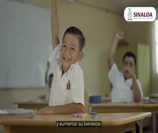 EL GOBIERNO DE SINALOA ENTREGA A LAS NIÑAS Y A LOS NIÑOS, UNIFORMES, CALZADO DEP