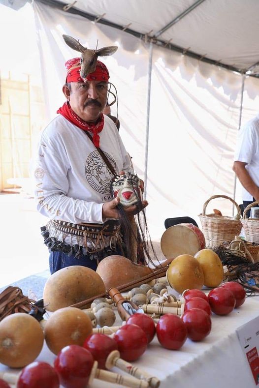 Exponen artesanos de Sinaloa sus productos en Palacio de Gobierno Exponen artesanos de Sinaloa sus productos en Palacio de Gobierno