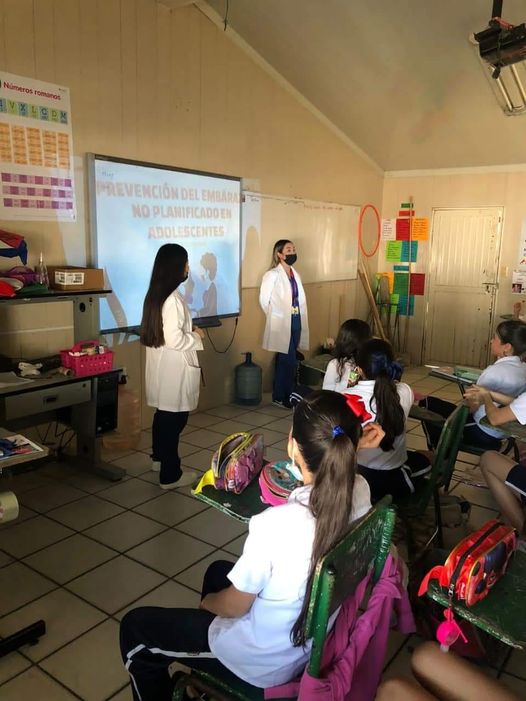 Llevan pláticas sobre prevención de embarazo adolescente a escuelas de educación Llevan pláticas sobre prevención de embarazo adolescente a escuelas de educación